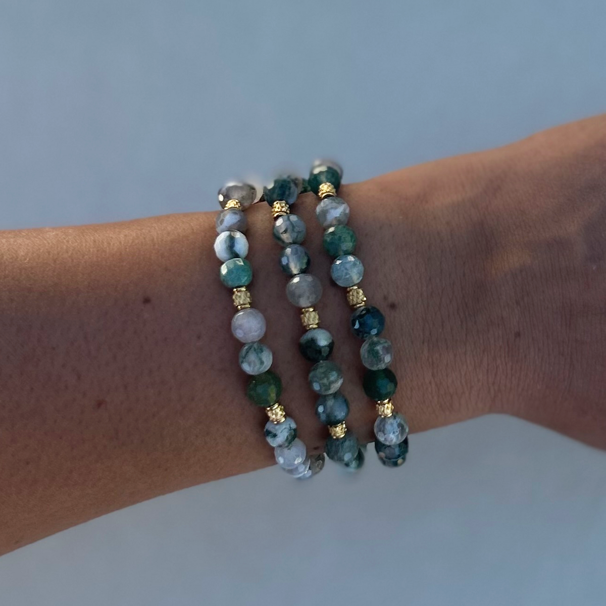 Bracelet Margaux en agate mousse, superposé au poignet - L'atelier de Julia
