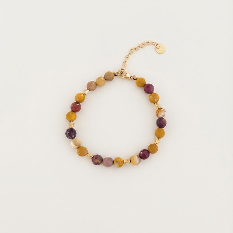 Bracelet Margaux en mokaite, perles rondes sur chaîne dorée - L'atelier de Julia